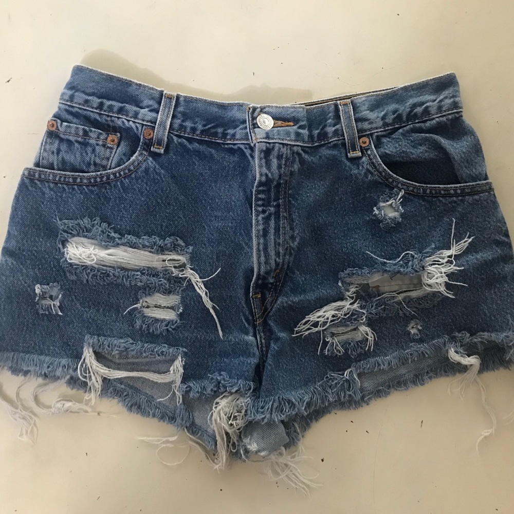 Distressed, high waisted, Levi shorts